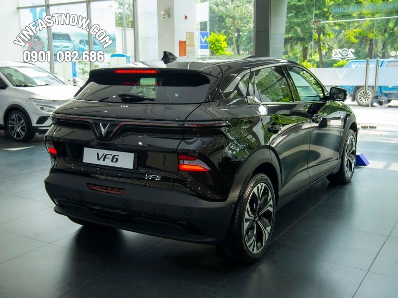 xe màu đen phiên bản cơ bản