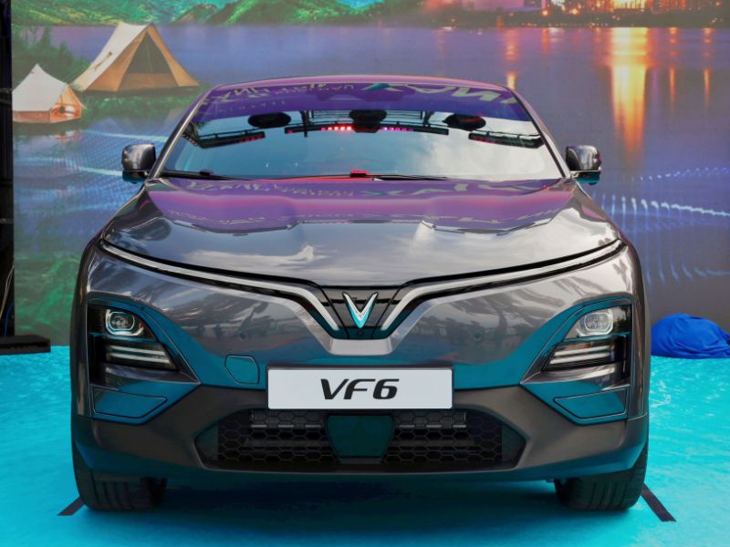 tìm kiếm xe điện VinFast VF6 màu xám