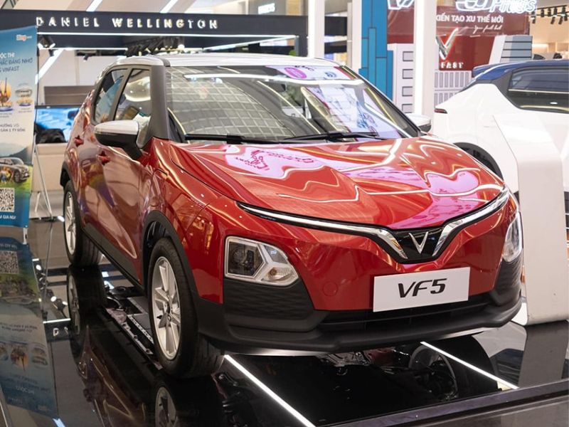 tham khảo xe Vinfast VF5 màu đỏ